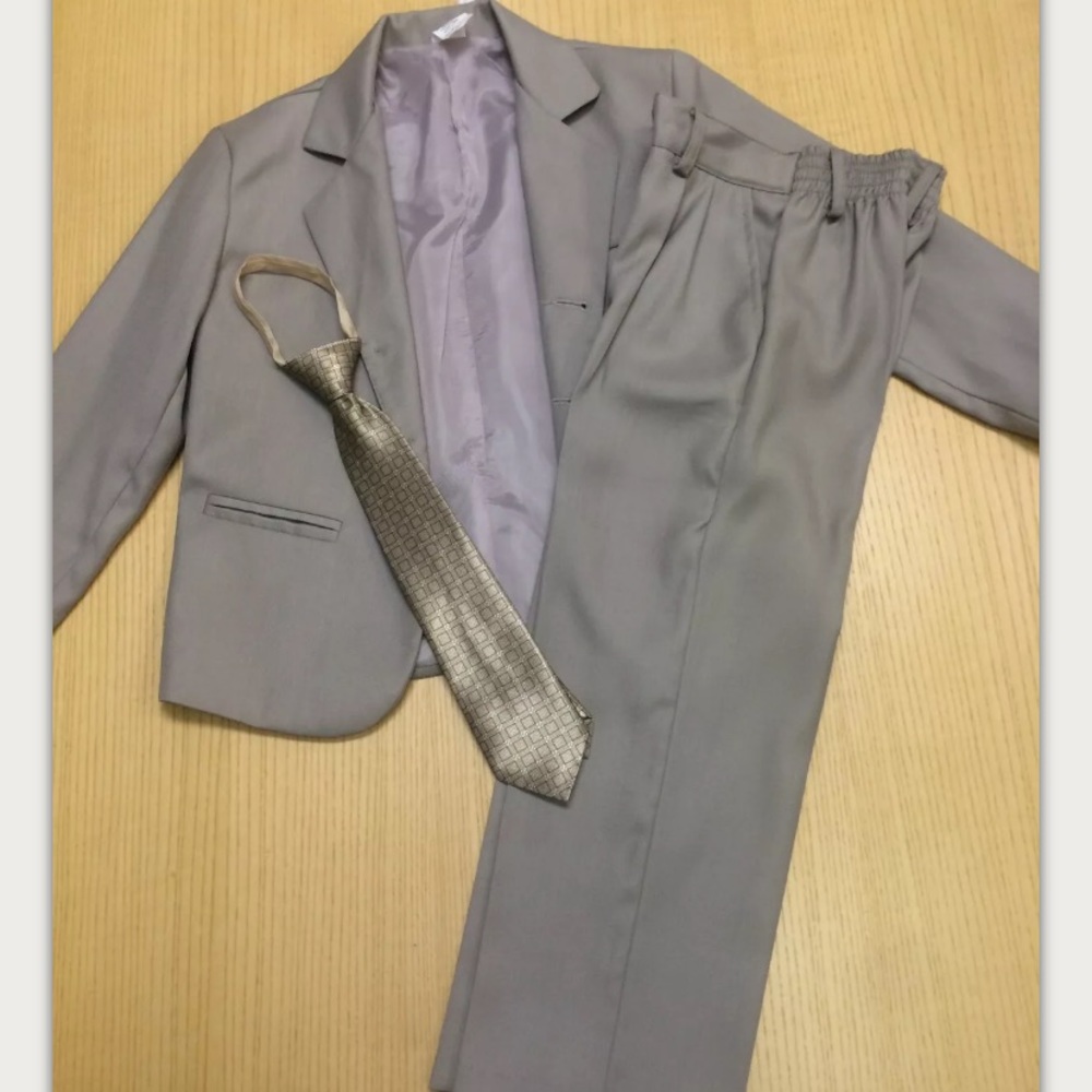 Unbranded, boys, suit, light gray, size 5.: